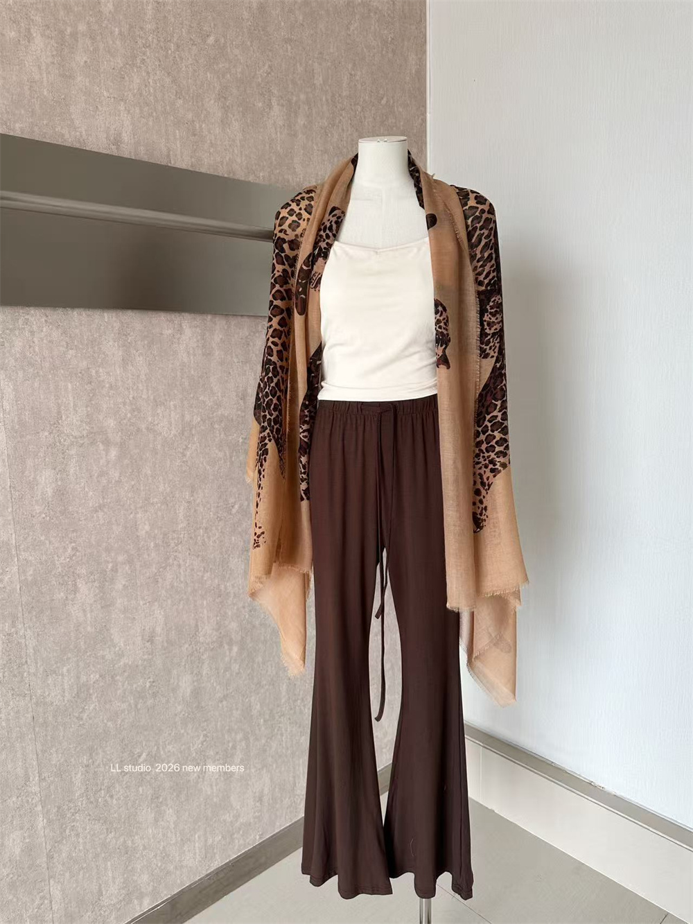 womens-3-piece-plaid-shawl-vest-flared-pants-set-2026-fall-fashion_1